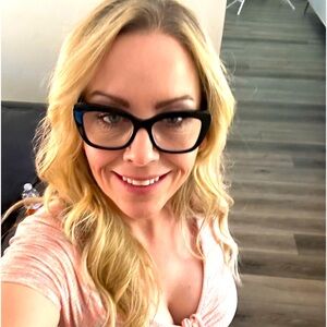 Meet your Posher, Monica